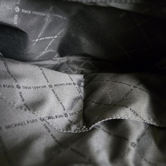 Michael Kors Black Leather Shoulder Bag - Picture 6 of 11